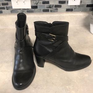 Ecco Saunter Belted Ankle Boot Size 41